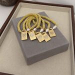 Elastic bracelet with gold plated and pearl