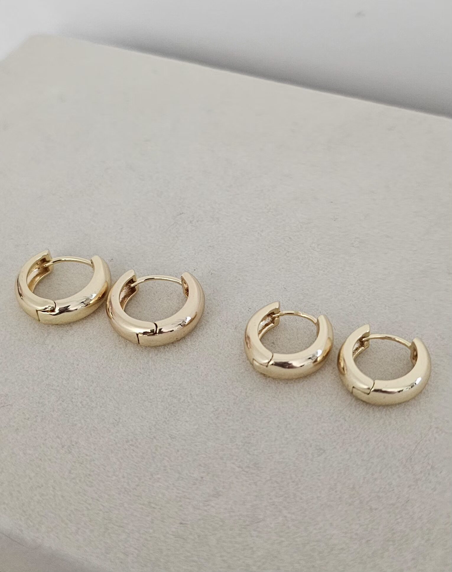 20260527_131745 Hoops Earrigs, gold plated - Imagen 1
