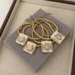 .SCAPULAR BRACELET