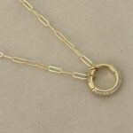 Circular brooch chain