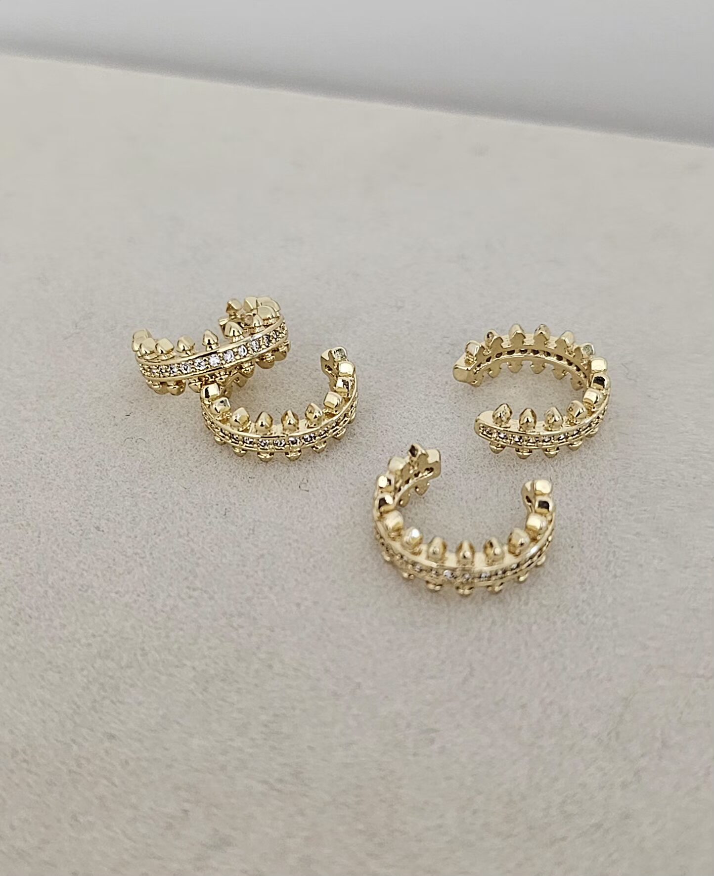 20260527_124613 Cristal Ear Cuff (Single Piece) Adjustable - Imagen 1