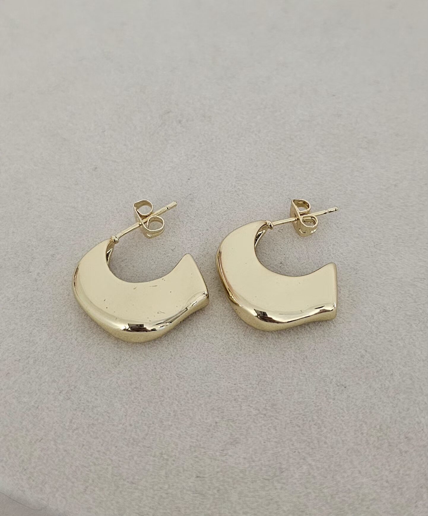 20260527_131646 Gold Plated Hoops - Imagen 1