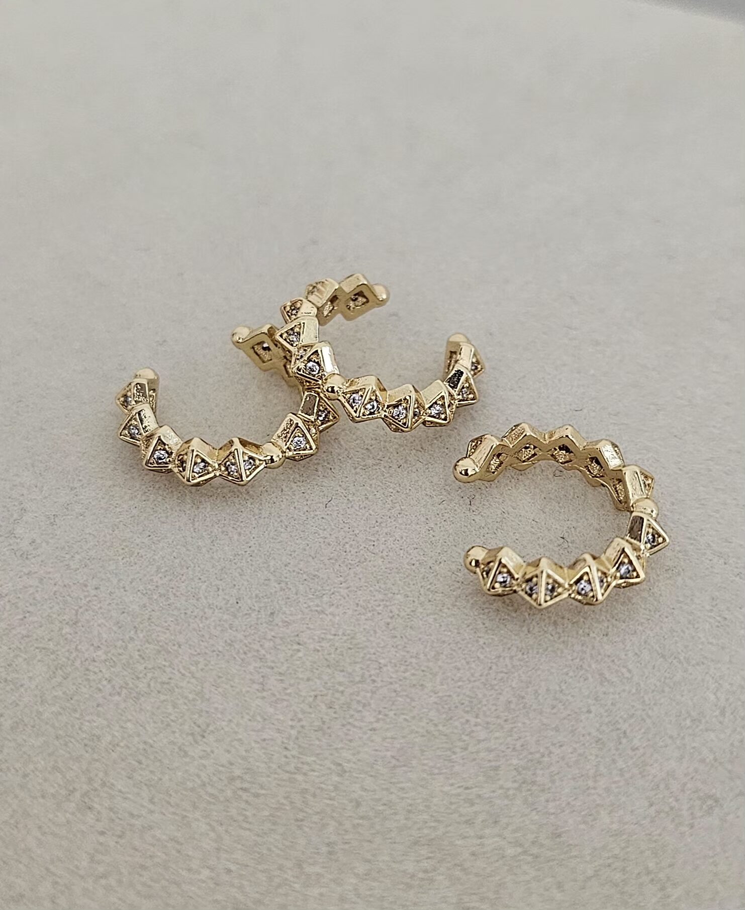 20260527_131947 Cristal Ear Cuff (Single Piece) Adjustable - Imagen 1