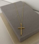 Cross Necklace - Gold-Plated - Imagen 3