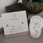 TEARDROP CRYSTAL STUD EARRINGS (PACK OF 2)