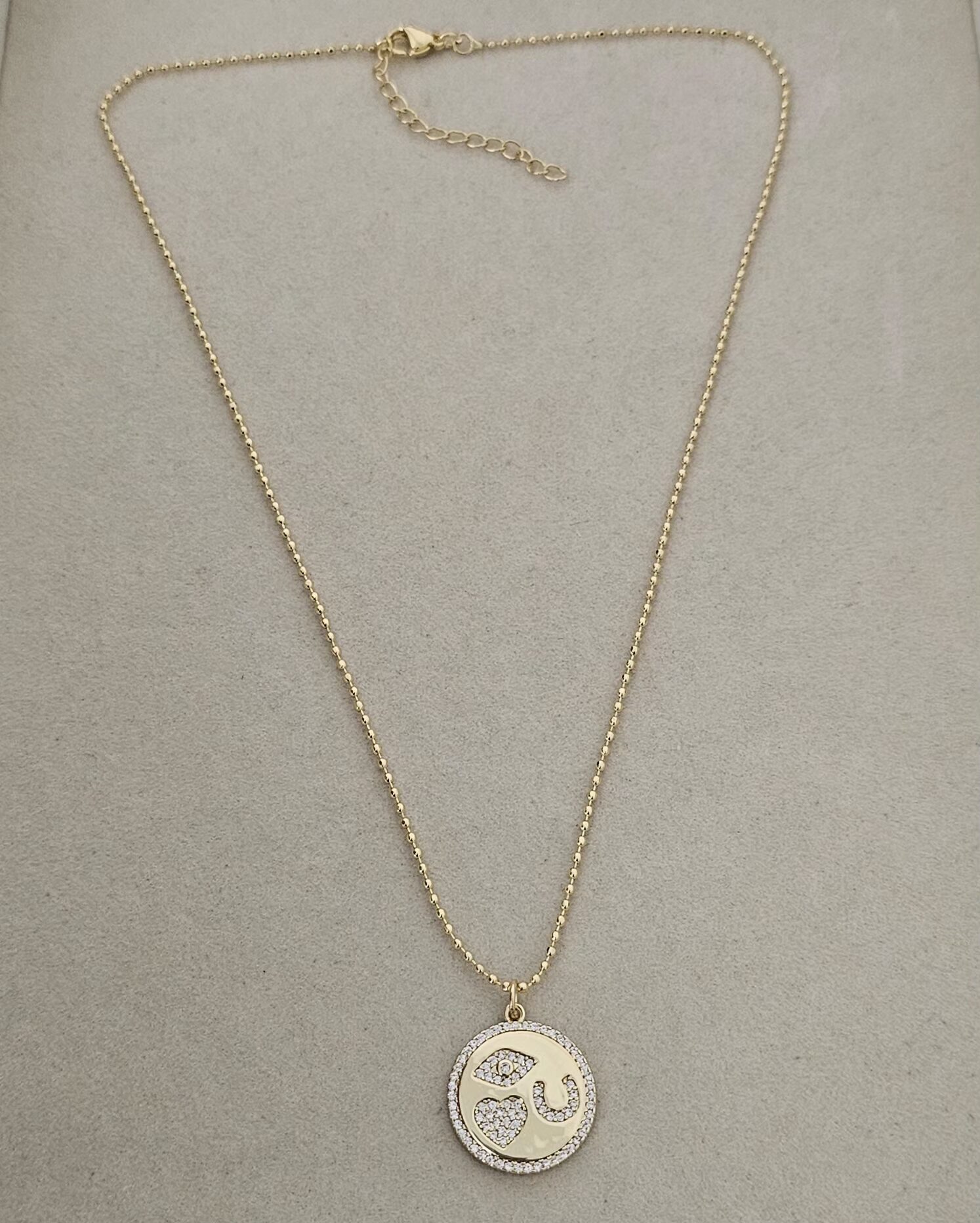 20260717_155557 .Medallion Gold Necklace - Imagen 1