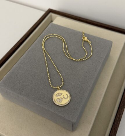 .Medallion Gold Necklace